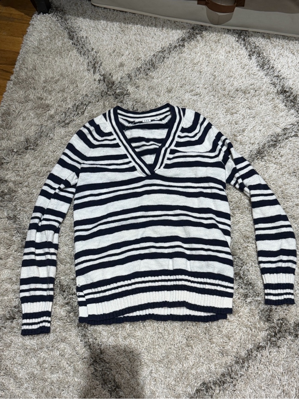 Gap sweater